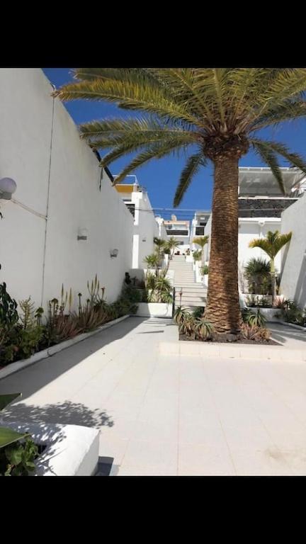 Stunning 2 Bedroom 2 Bathroom 2 Minutes To