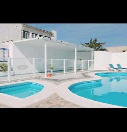 Stunning 2 Bedroom 2 Bathroom 2 Minutes To Beach Puerto del Carmen  Exterior photo